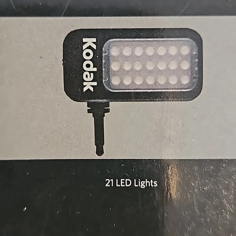 KODAK SP410 LED Light for Smartphones Hi-Power 21 LED rechargeable battery NIB